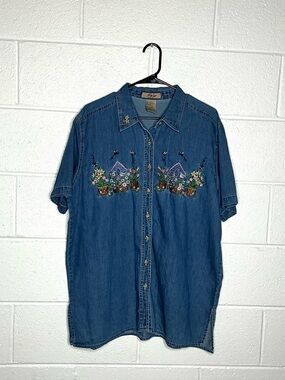 < Vintage Just My Size Floral/Garden Scene Embroidered Denim Button Up >